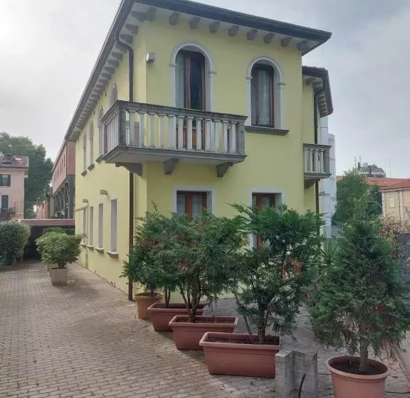 پانسیون Villa Ricordi