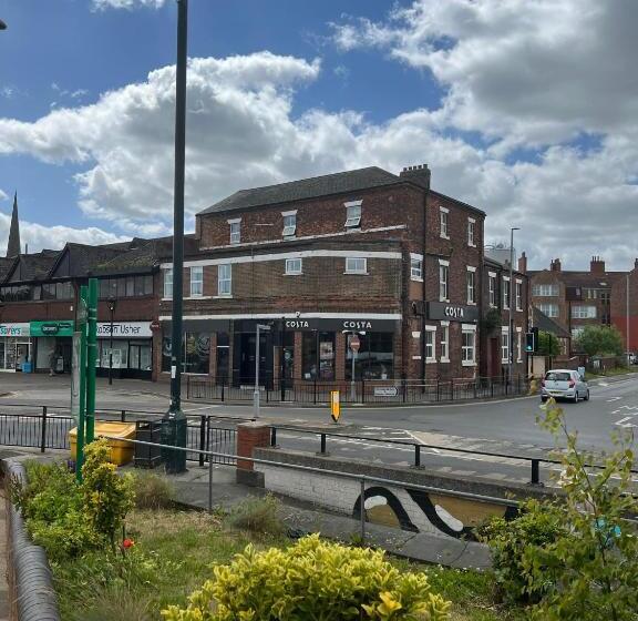 Sunshine Serviced Apartments By Happy Sunshine Stay