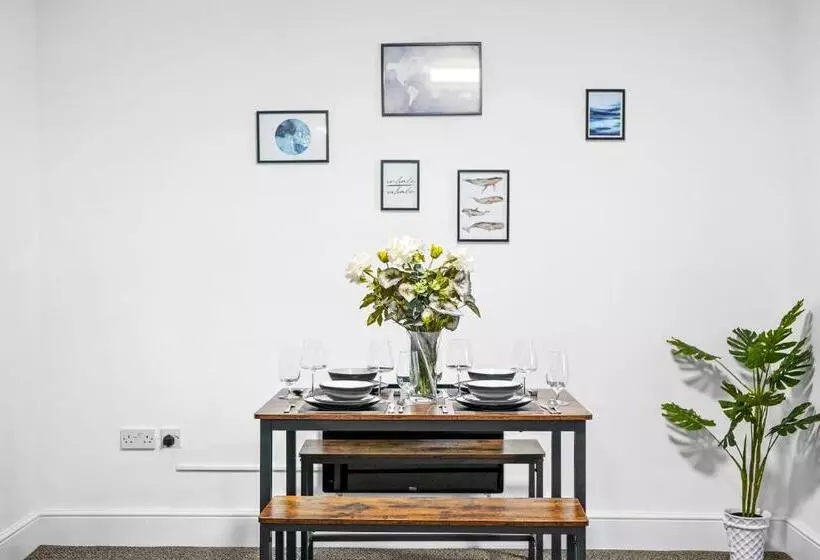 Sunshine Serviced Apartments By Happy Sunshine Stay