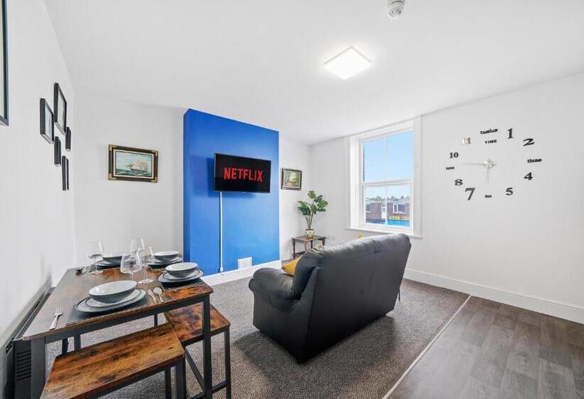 Sunshine Serviced Apartments By Happy Sunshine Stay