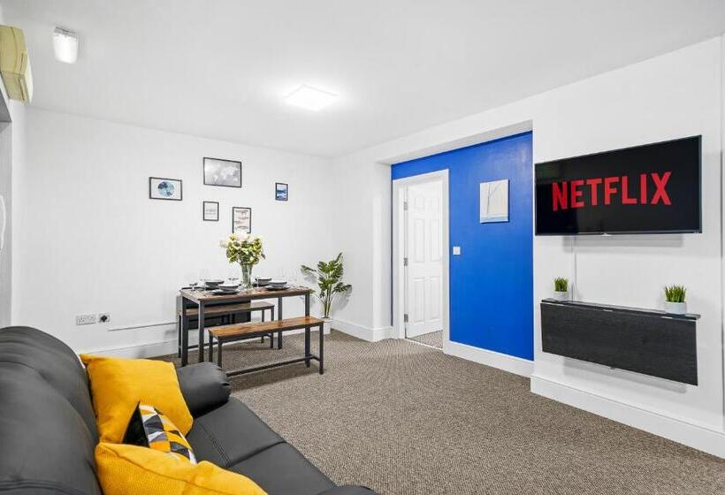 Sunshine Serviced Apartments By Happy Sunshine Stay