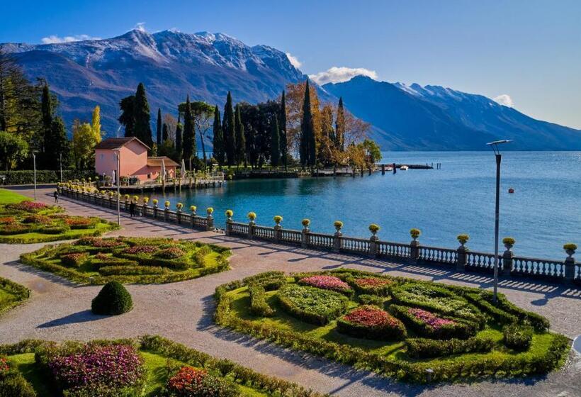 Holiday Residence With Private Garden