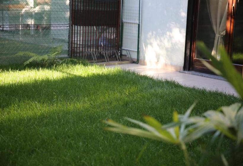 Holiday Residence With Private Garden