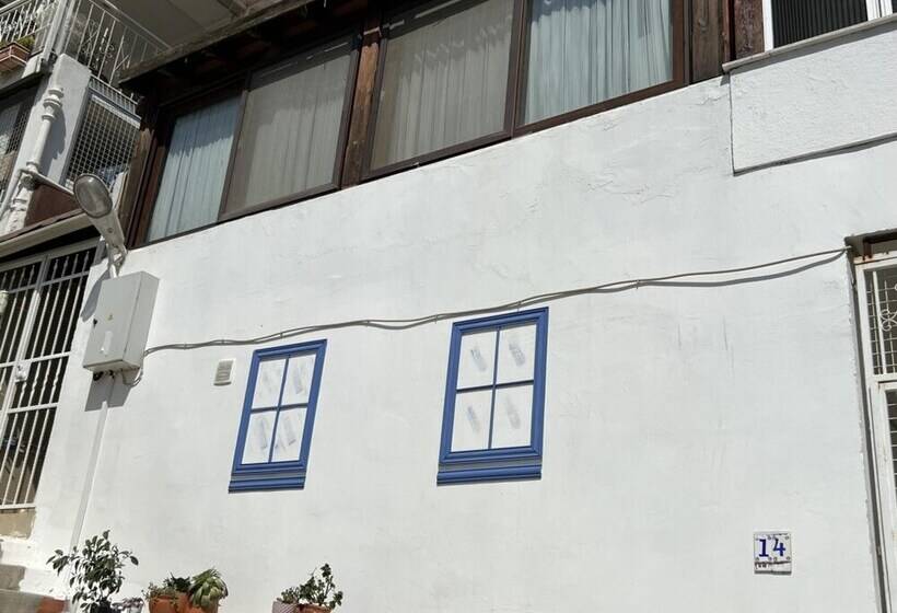 House Close To Beach With A Sea View In Bodrum