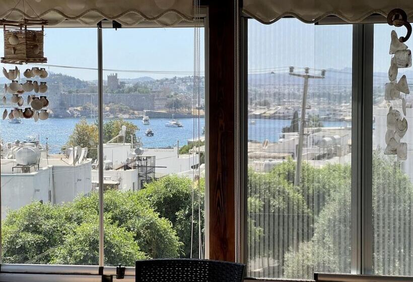 House Close To Beach With A Sea View In Bodrum