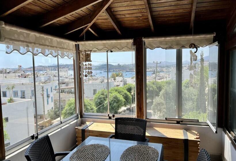 House Close To Beach With A Sea View In Bodrum