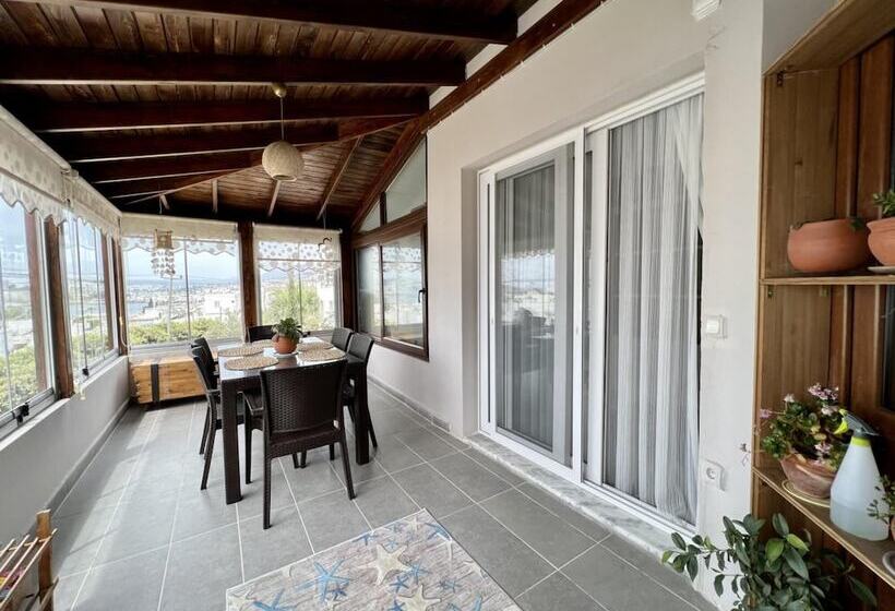House Close To Beach With A Sea View In Bodrum