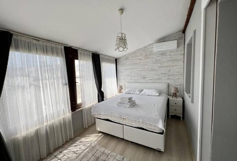 House Close To Beach With A Sea View In Bodrum