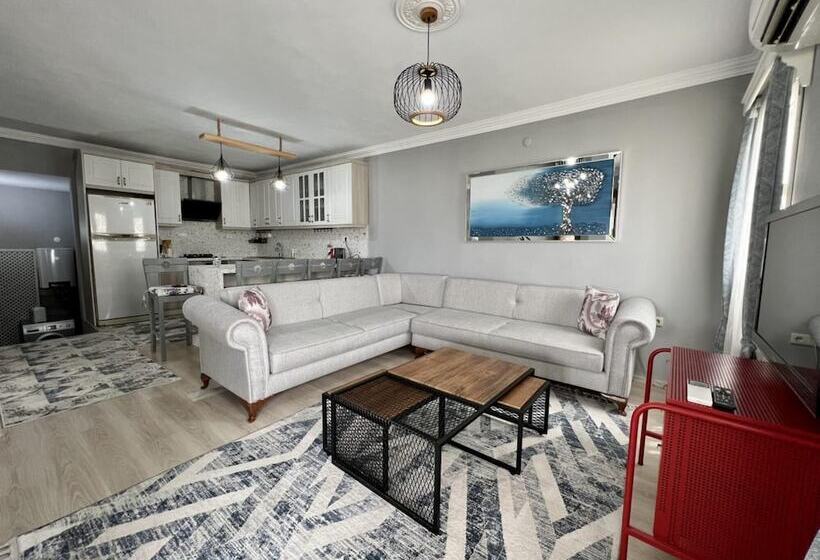 House Close To Beach With A Sea View In Bodrum