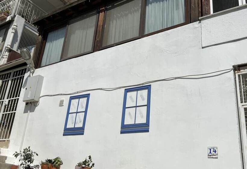 House Close To Beach With A Sea View In Bodrum