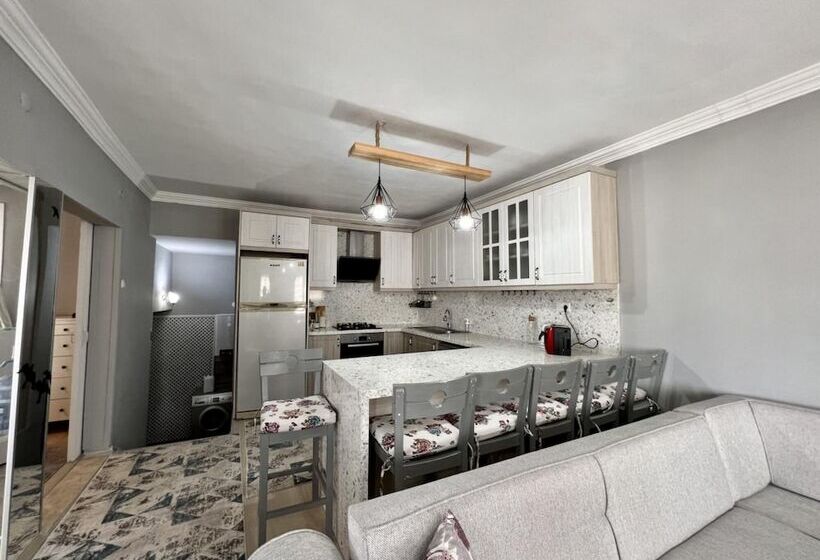 House Close To Beach With A Sea View In Bodrum