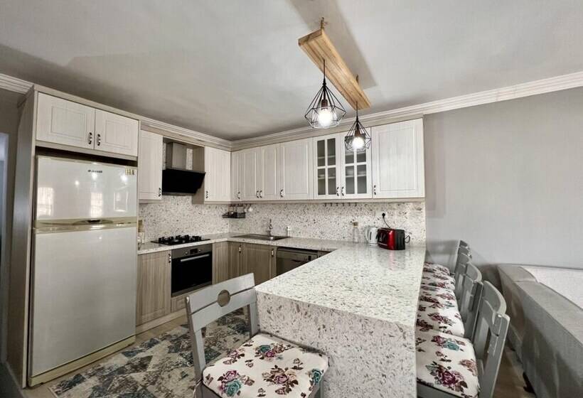 House Close To Beach With A Sea View In Bodrum