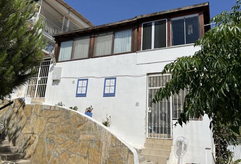 House Close To Beach With A Sea View In Bodrum