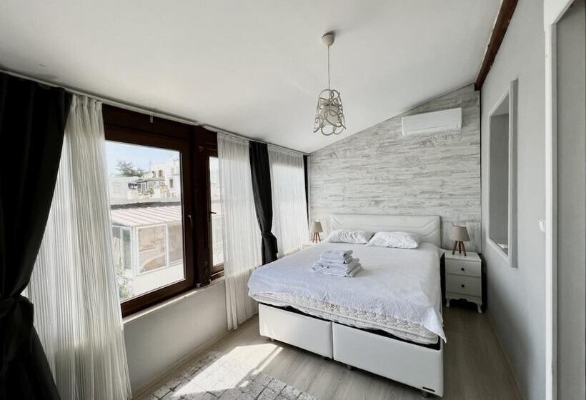 House Close To Beach With A Sea View In Bodrum