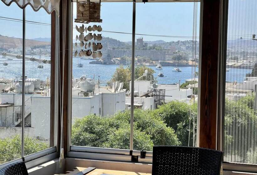 House Close To Beach With A Sea View In Bodrum