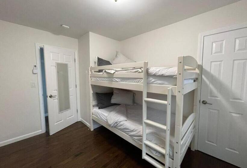 Shore Drive 2 Bedroom/2 Bath/bunk/queen Oasis