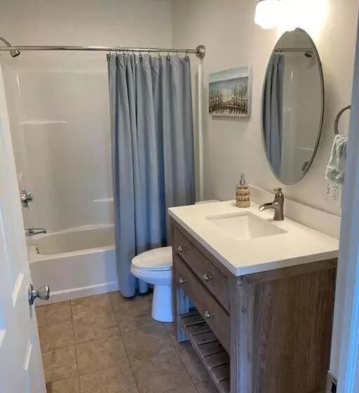 Shore Drive   2 Bedroom/2 Bath/bunk/queen Oasis