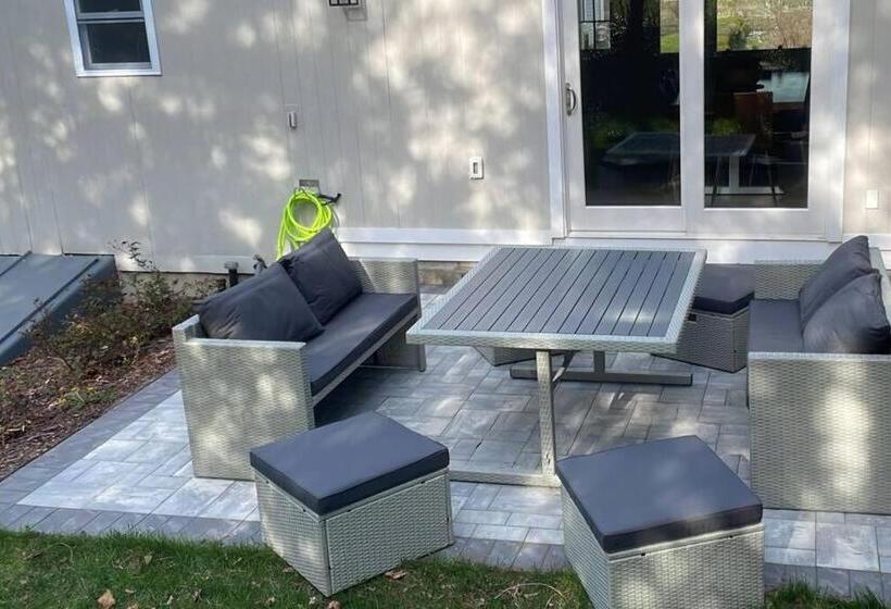 Shore Drive 2 Bedroom/2 Bath/bunk/queen Oasis