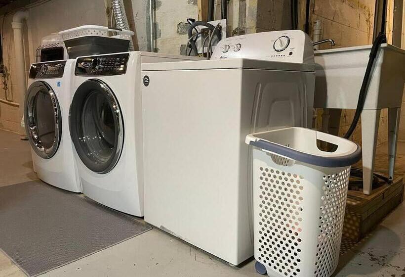 Shore Drive 2 Bedroom/2 Bath/bunk/queen Oasis