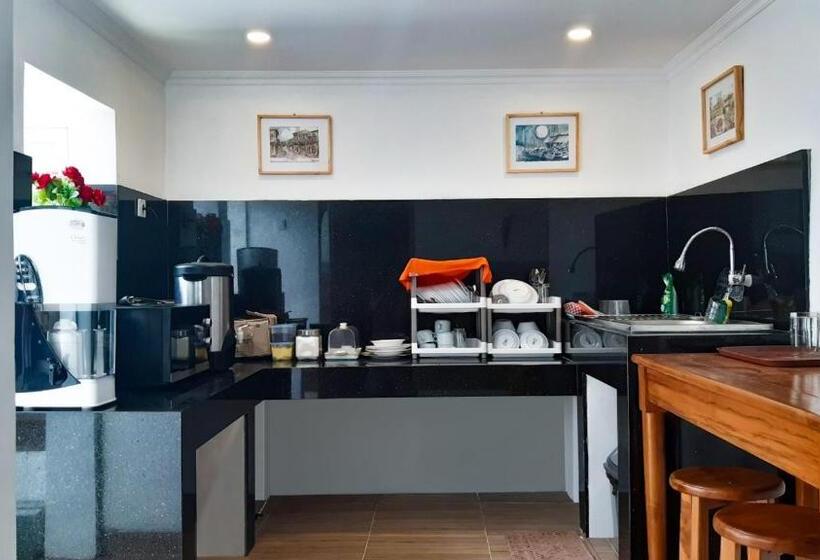 هتل The Cabin Purwokinanti