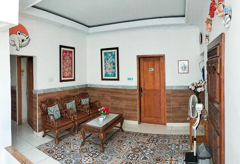 هتل The Cabin Purwokinanti