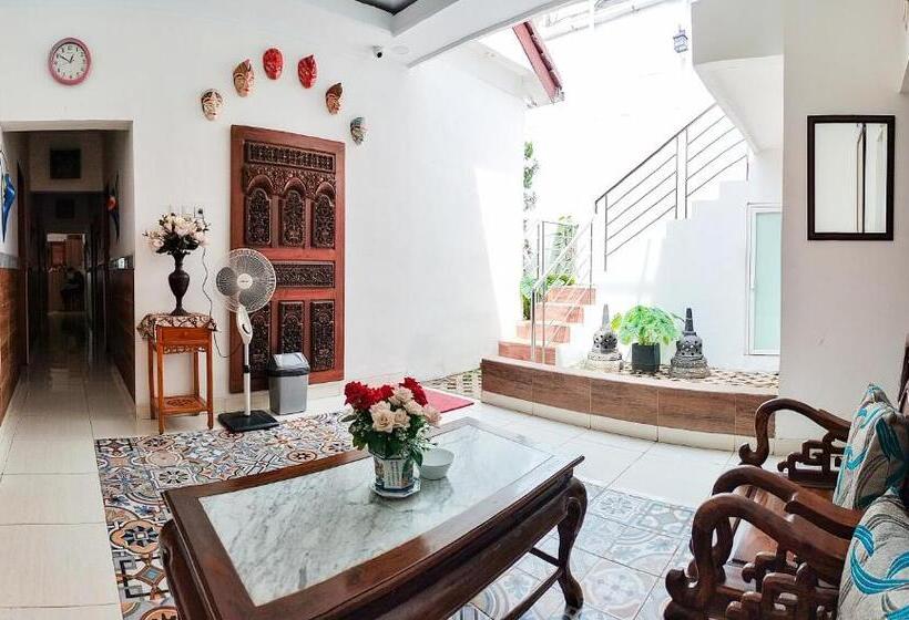 هتل The Cabin Purwokinanti