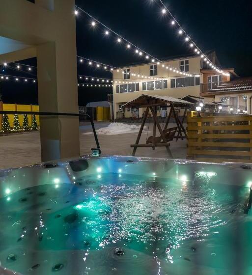 酒店 șura Lu  Pătru