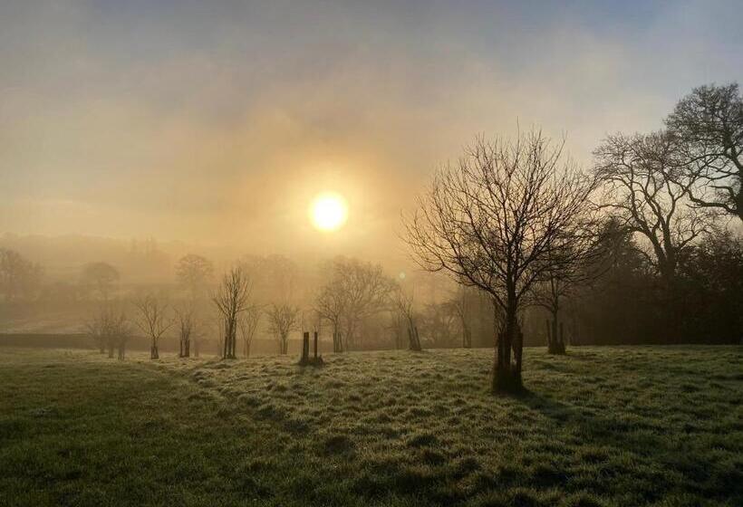 Large House On Farm With Own Heated Pool, As Seen On Bbc Tv