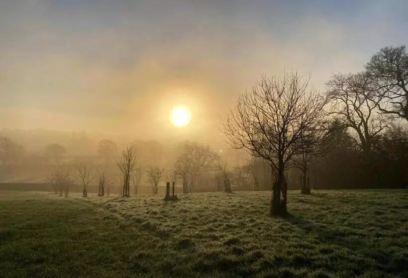 Large House On Farm With Own Heated Pool, As Seen On Bbc Tv