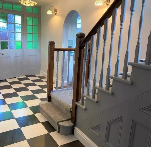 Large House On Farm With Own Heated Pool, As Seen On Bbc Tv