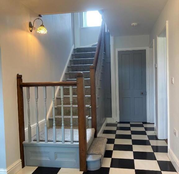 Large House On Farm With Own Heated Pool, As Seen On Bbc Tv