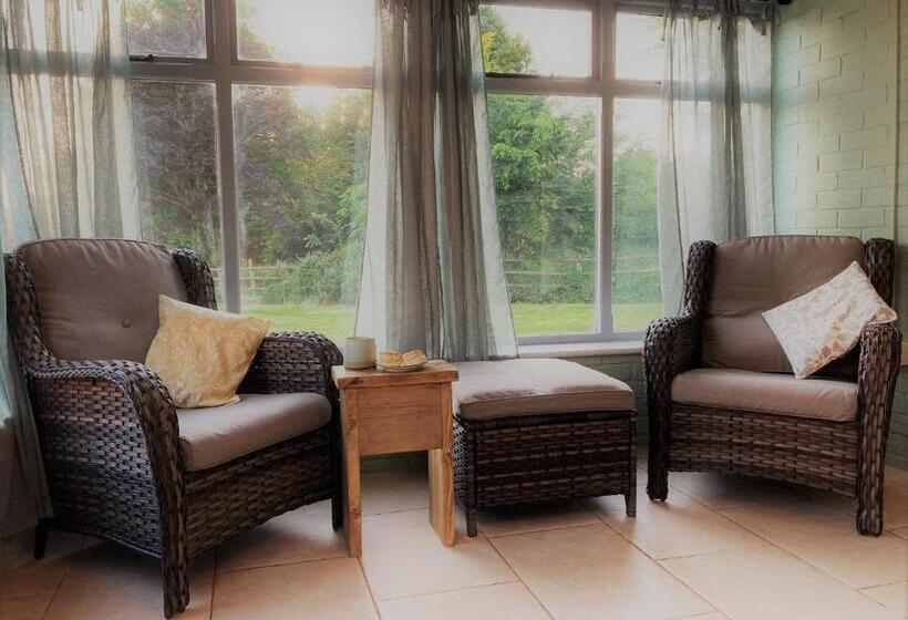 Large House On Farm With Own Heated Pool, As Seen On Bbc Tv