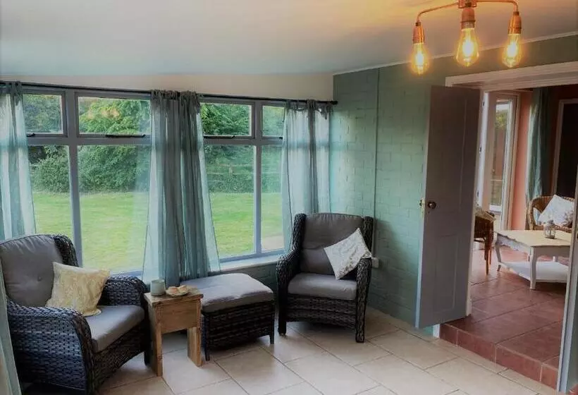 Large House On Farm With Own Heated Pool, As Seen On Bbc Tv