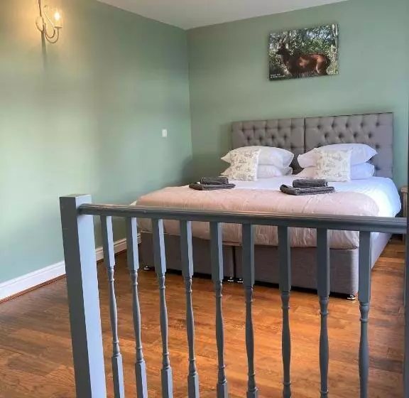 Large House On Farm With Own Heated Pool, As Seen On Bbc Tv