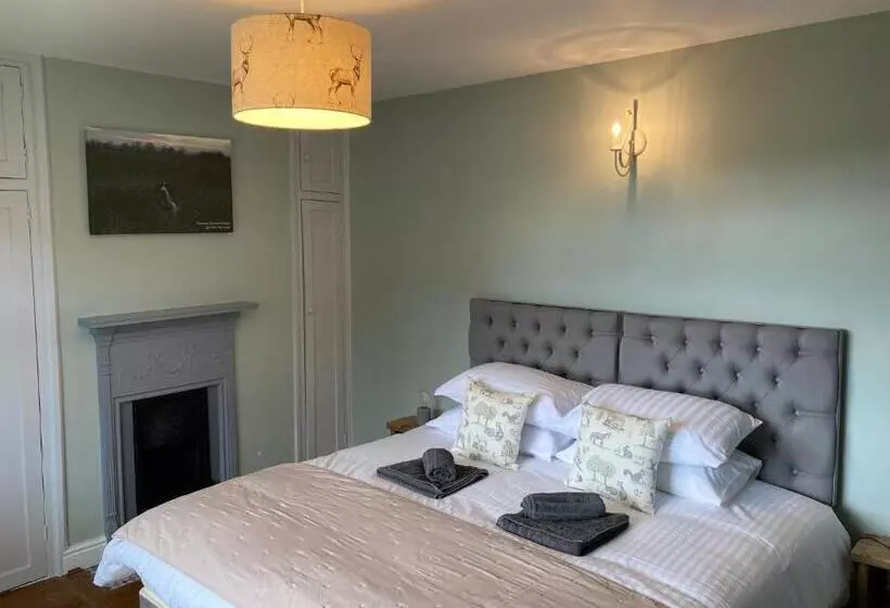 Large House On Farm With Own Heated Pool, As Seen On Bbc Tv