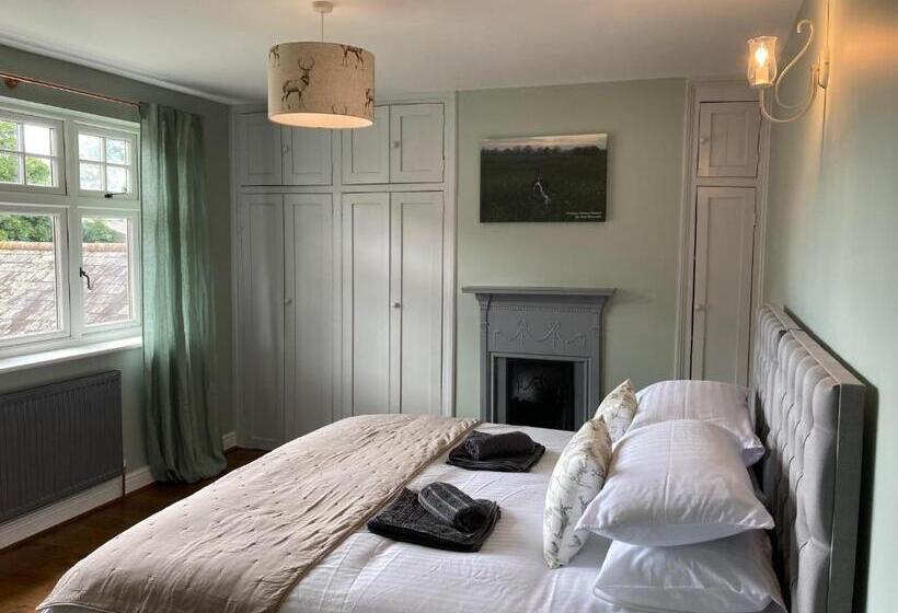 Large House On Farm With Own Heated Pool, As Seen On Bbc Tv