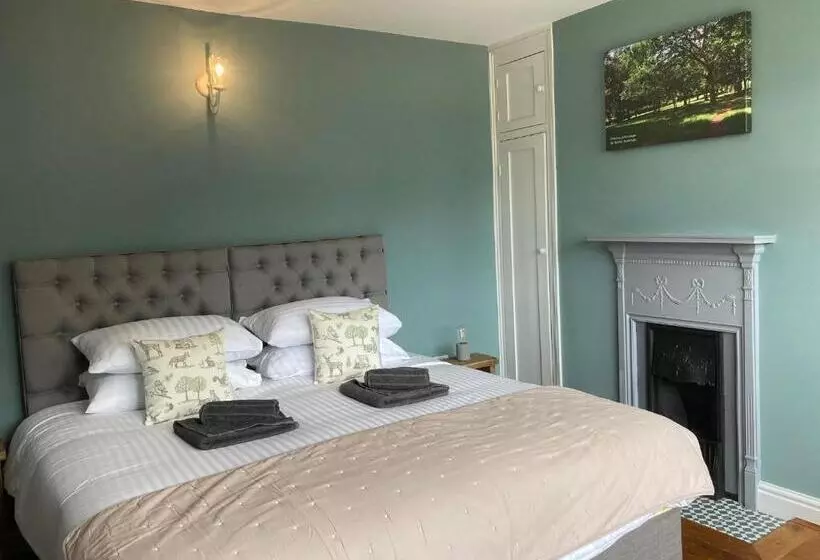 Large House On Farm With Own Heated Pool, As Seen On Bbc Tv