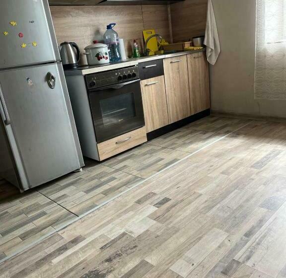 Pension (Hôtel basse catégorie) вила никови