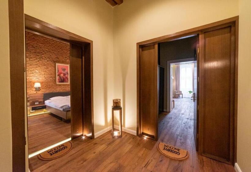 بنسيون Casa Nym