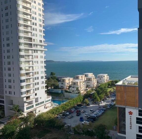 Veranda Residences Pattaya By Phung