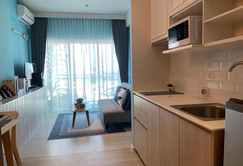 Veranda Residences Pattaya By Phung