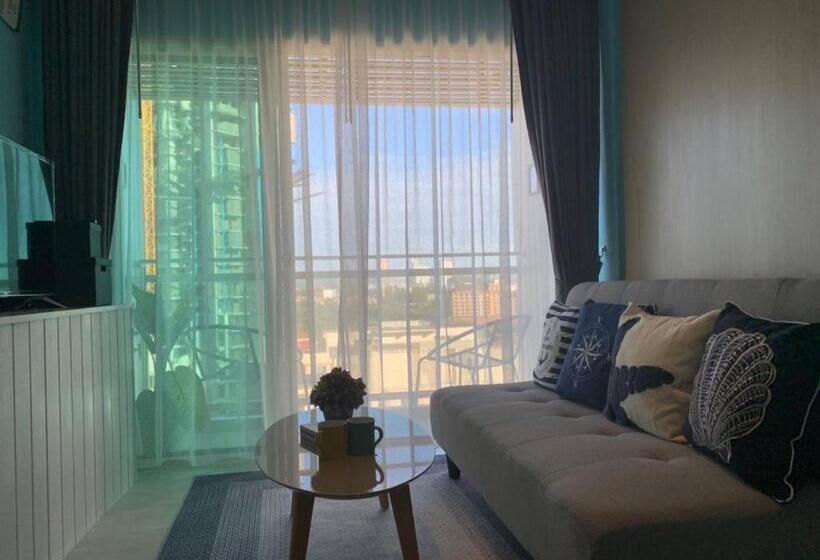 Veranda Residences Pattaya By Phung