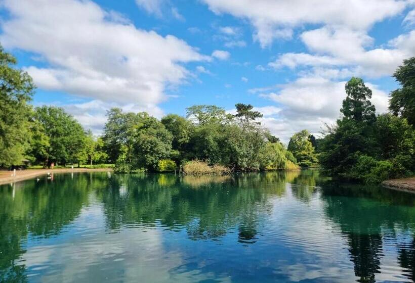 West Park Annex Central Wolverhampton