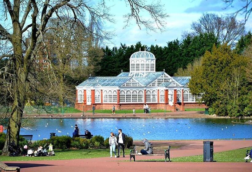 West Park Annex Central Wolverhampton