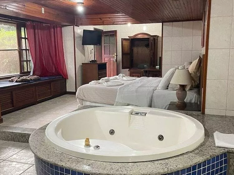 Отель Bougainville