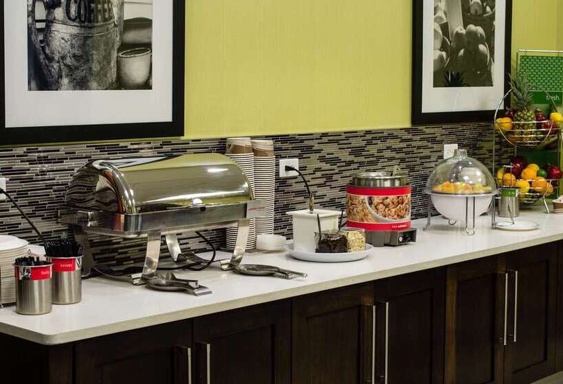 هتل Hampton Inn & Suites By Hilton Regina East Gate