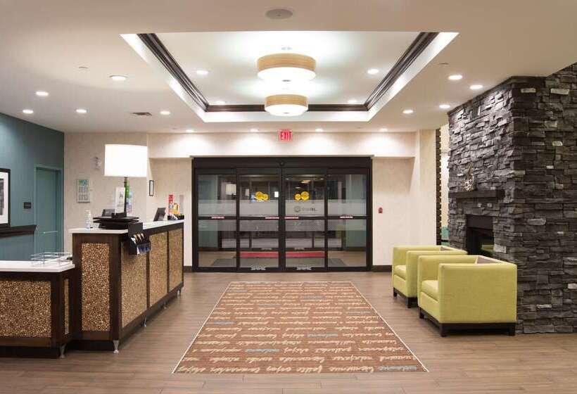 هتل Hampton Inn & Suites By Hilton Regina East Gate