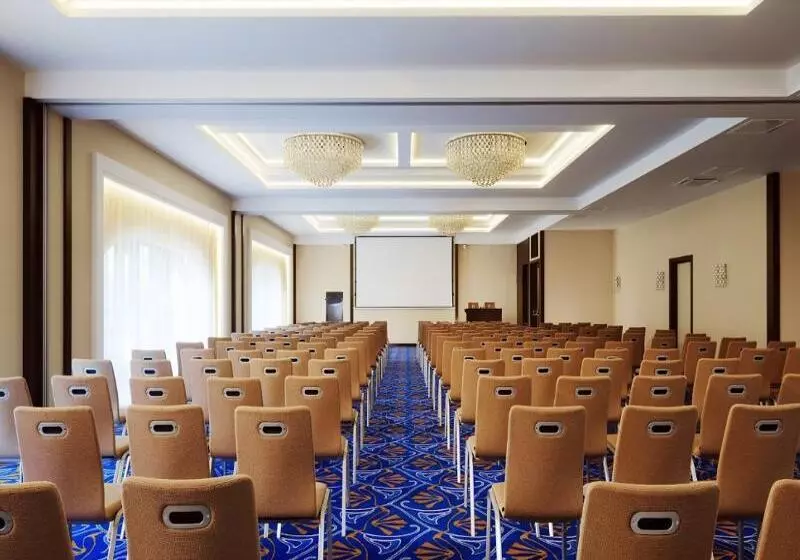 호텔 Novosibirsk Marriott