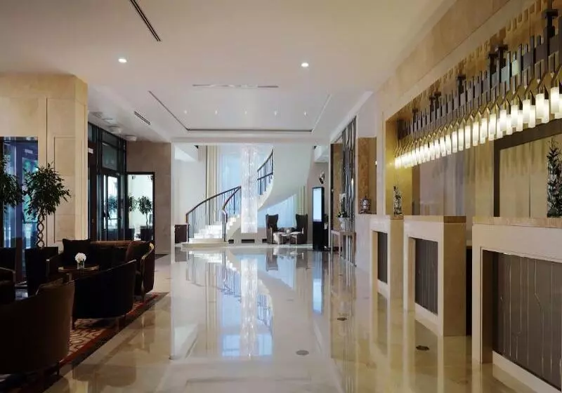 호텔 Novosibirsk Marriott