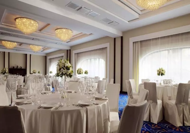 호텔 Novosibirsk Marriott